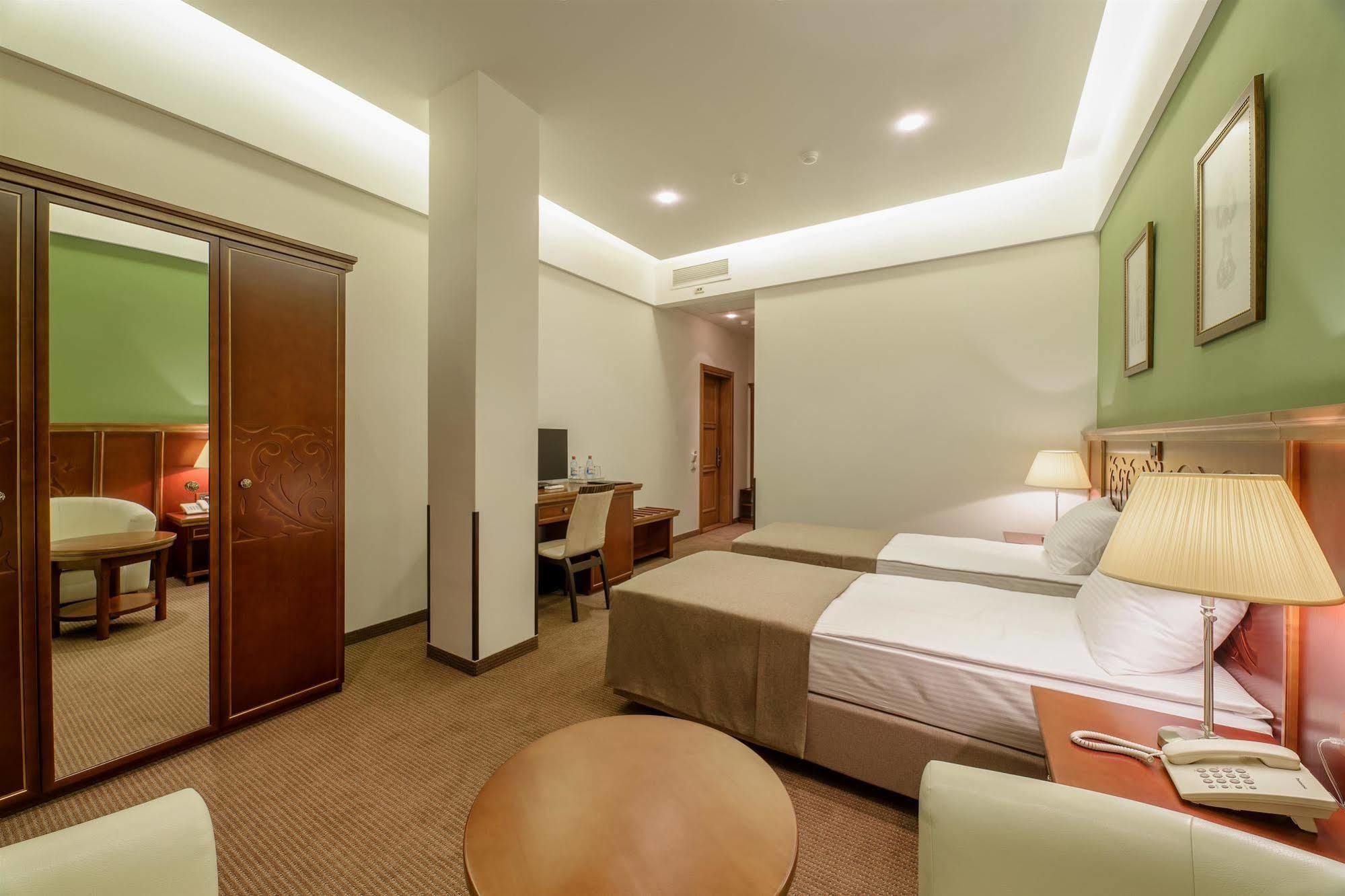 Alarus Luxe Hotel 敖德萨 外观 照片