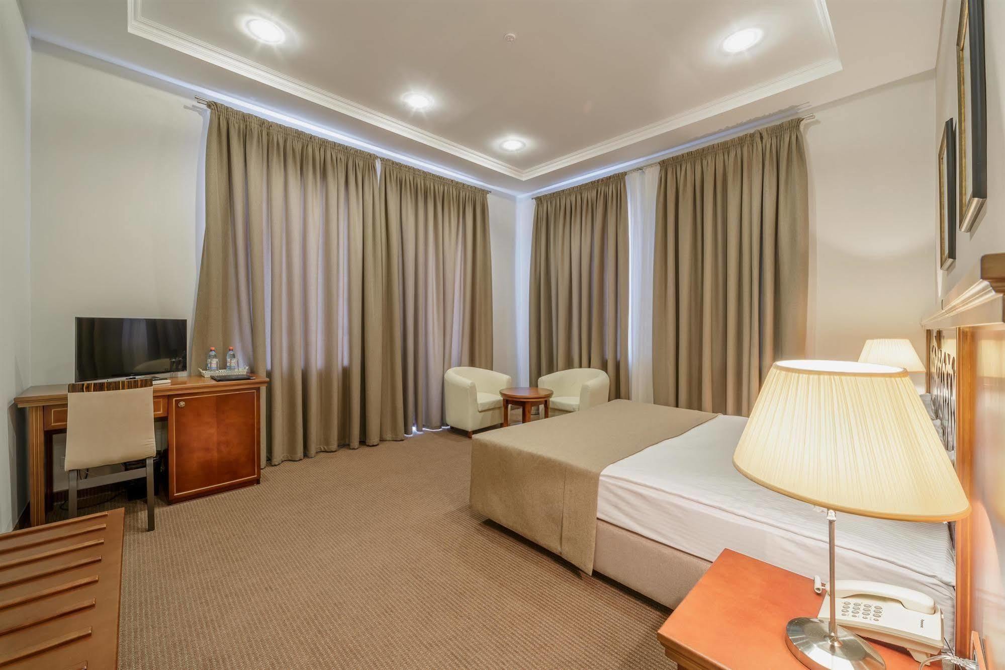 Alarus Luxe Hotel 敖德萨 外观 照片