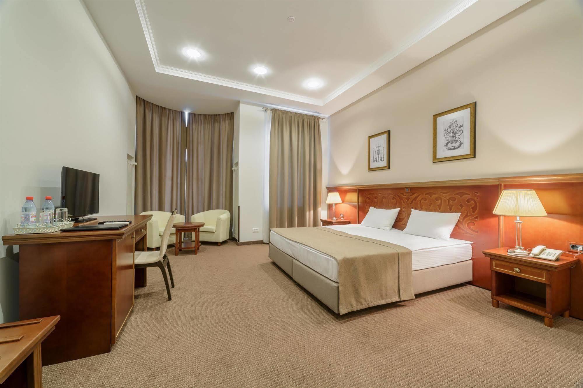 Alarus Luxe Hotel 敖德萨 外观 照片