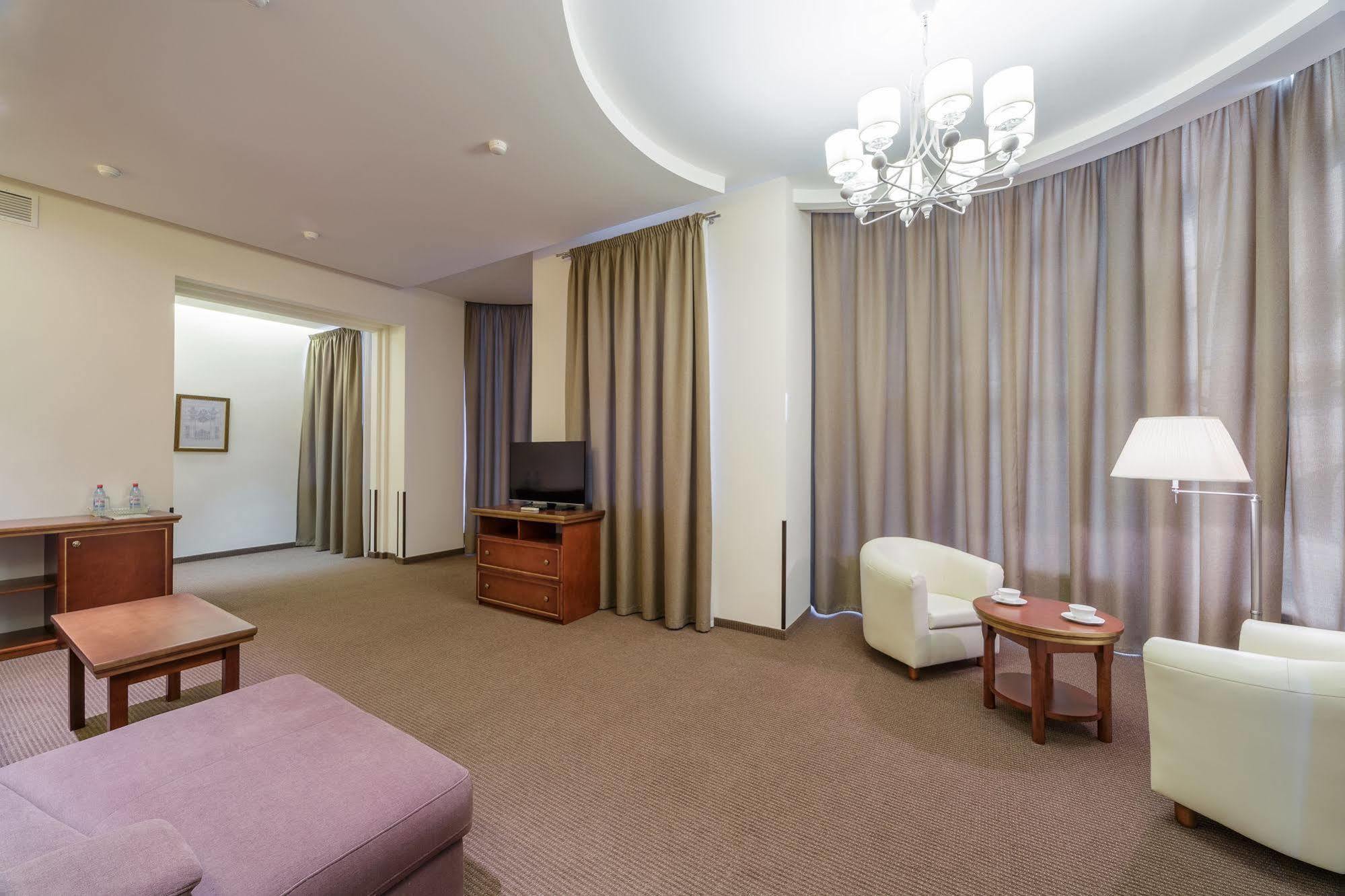 Alarus Luxe Hotel 敖德萨 外观 照片