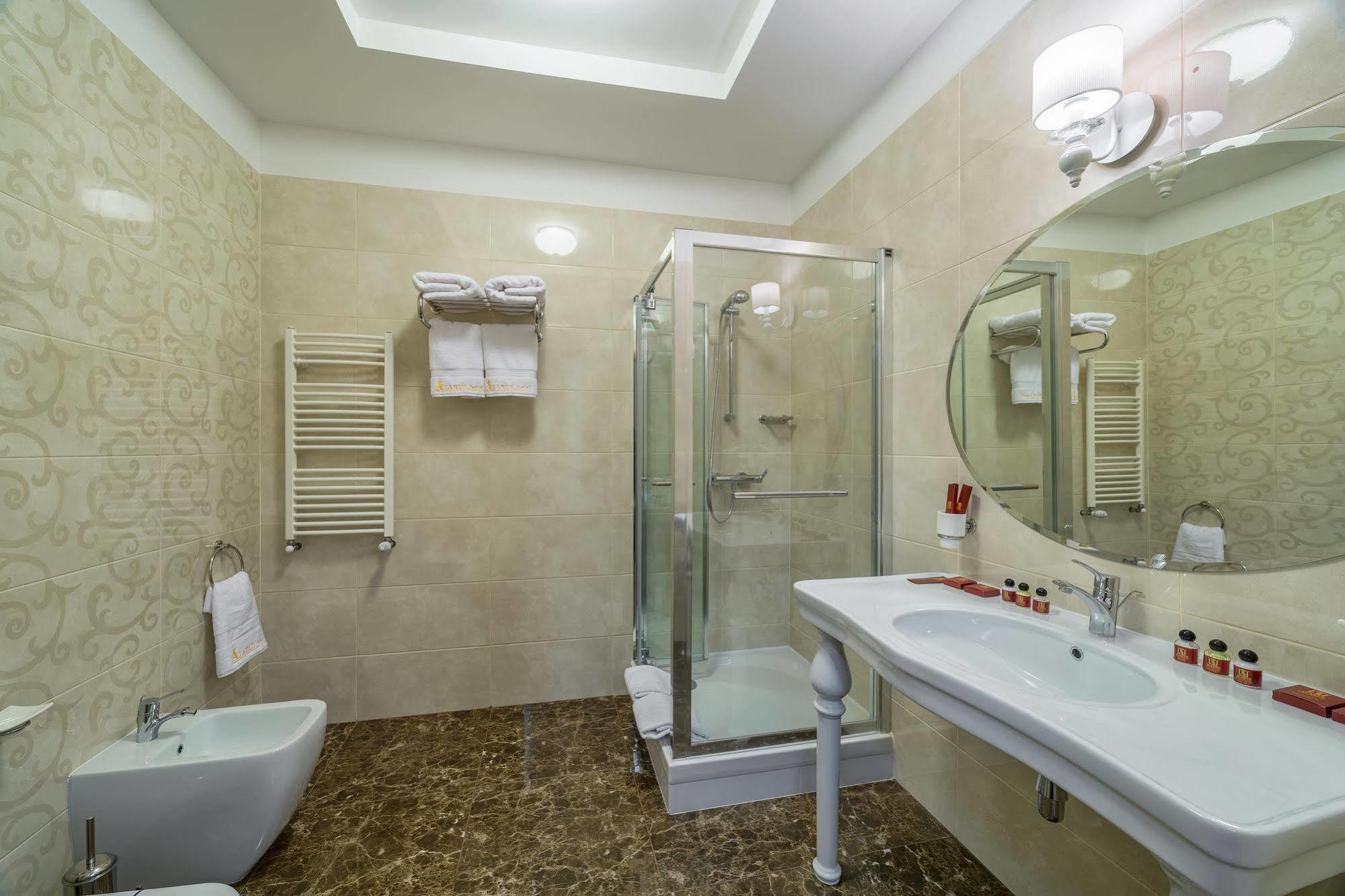 Alarus Luxe Hotel 敖德萨 外观 照片